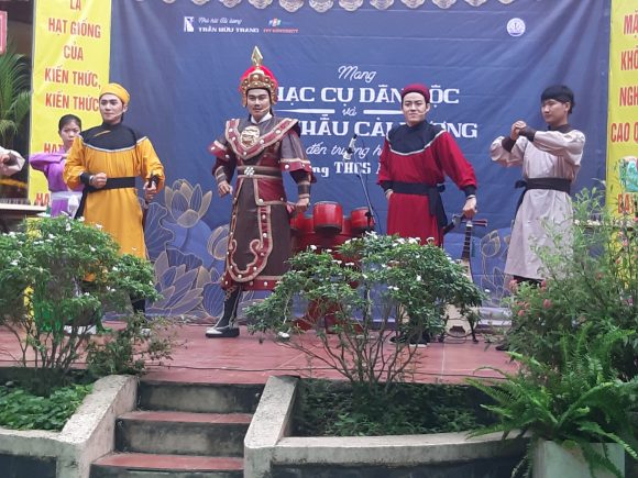 Sáng ngày 07/12/2022, Nhà hát Cải lương Trần Hữu Trang phối hợp cùng trường Đại học FPT, biểu diễn nghệ thuật phục vụ học sinh tại trường Trung học cơ sở An Phú, thành phố Thủ Đức