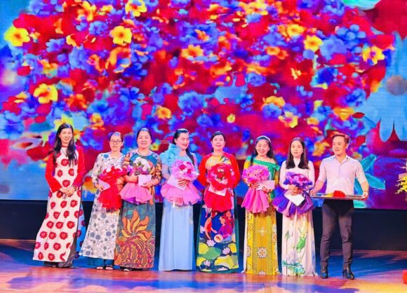 Hoành tráng, tưng bừng vinh danh Phụ Nữ Việt Nam, Phụ Nữ Nhà hát và Cuộc thi Karaoke nhân ngày 20/10/2023.