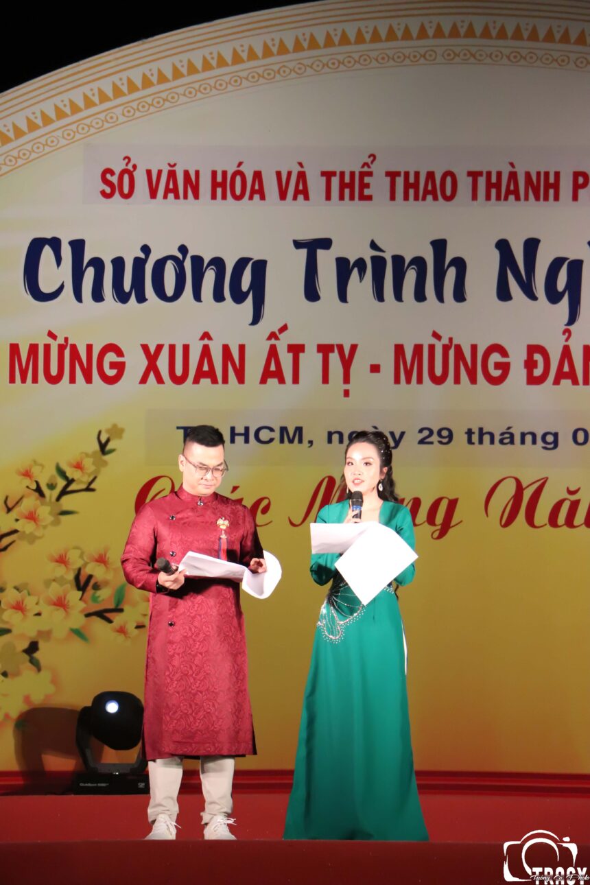 Một số hình ảnh CHƯƠNG TRÌNH BIỂU DIỄN NGHỆ THUẬT CẢI LƯƠNG CHÀO XUÂN ẤY TỴ do Đoàn 2 Nhà hát Cải lương Trần Hữu Trang biểu diễn Mùng Một Tết tại Trung tâm Văn hóa – Thể thao và Truyền thông huyện Bình Chánh: