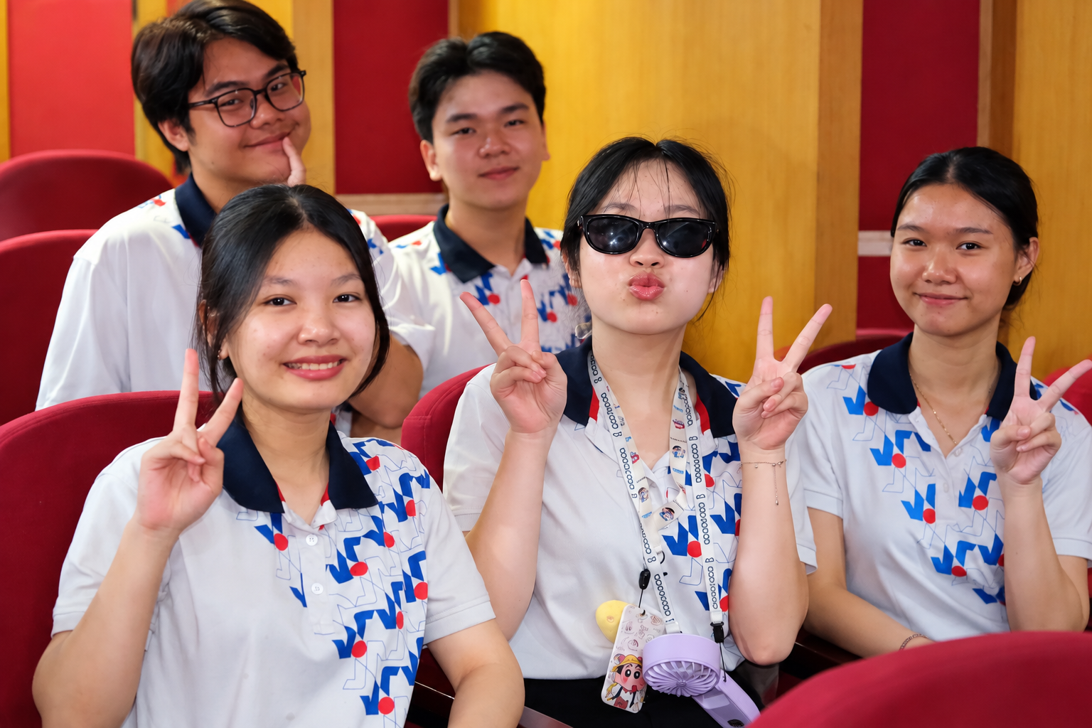 Những khán giả trẻ tham dự chương trình