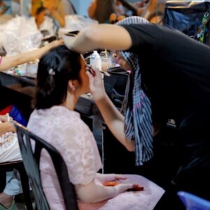 PHÍA SAU MÀN NHUNG LỘNG LẪY LÀ NHỮNG NGƯỜI HÙNG KHÔNG TÊN